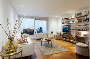 18th Century Groundfloor Canal House with patio/garden - Image 5