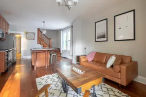 Modern & Large House ❤️  10 Bed / 4 Bath / 2 Kitchens | Host 26 Guests - Image 2
