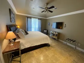 Sunny 3-bedroom residential home with modern touch - Image 2