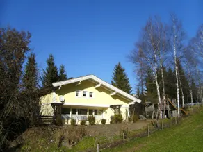 Large vacation home in quiet location - Wi-Fi for 9 people - Image 2