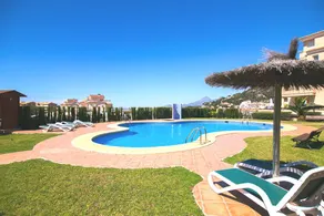 Elegant apartment, stunning sea & mountain views - Image 2