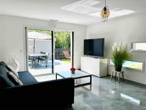 Beautiful new villa with pool in Provence - Image 4