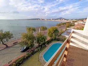 Directly facing the sea! Pool. Parking. 2 Rooms - Image 3