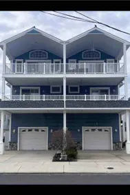 Walk to Downtown Sea Isle: beach 5 BR + Bonus room - Image 2