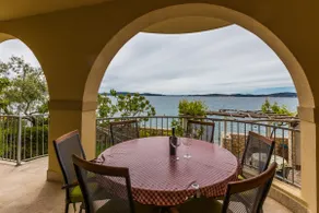 Waterfront Sea is your backyard - Image 2