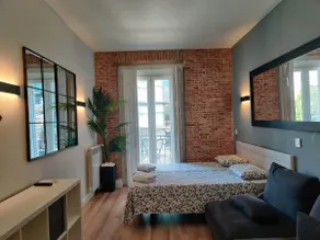Top Location-Bright -WiFi-A/C - Image 2