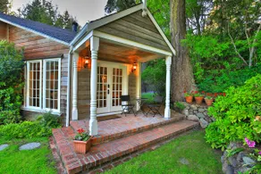 Sooke Cedar House - Aletheia Suite - Image 3