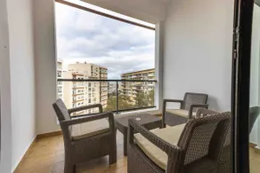 Bright and stylish 2BR apartment with View - Image 4