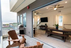 San Diego Beachfront House 60s to sand surf pier - Image 3