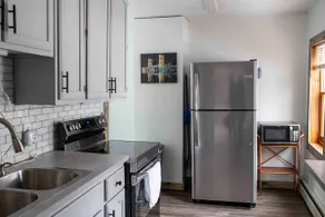 Sunny Side Townhome, with parking, near trails! - Image 5