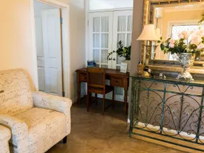 A★Beautiful★ Retreat★ Stylish ★Relax★ Work★ Travel - Image 3
