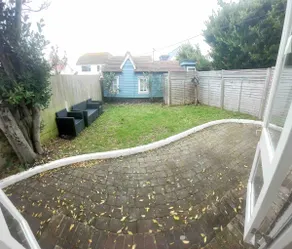 3 bed detached country house 4 miles from Brighton - Image 5