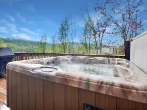 The Ridge Chalet in Ellicottville Hot Tub & Sauna - Image 4