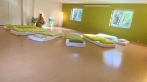Powerspace Apartment - Nature in the City with Easy Parking - Image 3