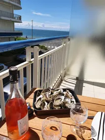 Sea view apartment, ideal for couple + 2 children - Image 4