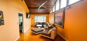 Private 5 Bedroom House Nestled in Heart of Town - Image 3