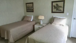 Harmony Oaks Guesthouse on Lake McMeekin - Image 5