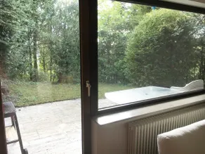 Sunny 2-room apartment with terrace and garden - Image 2