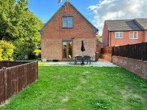 Cosy 2 bed House Close to City Centre of Lincoln - Image 5