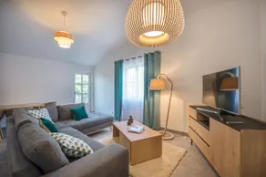 Nice bright cottage in a vineyard. - Image 3