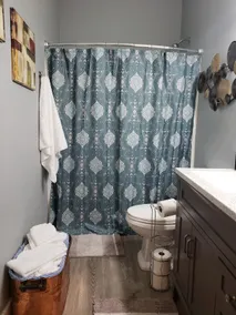 Brand New Vintage Guest House 5 Mins From Downtown - Image 2