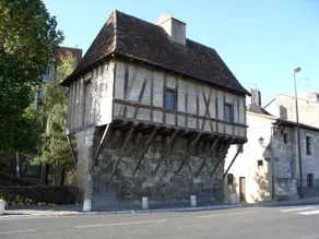Vieux Moulin Gites – Noyer Department – Cathedral – - Image 4