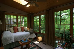 Heavenly Tree House! Close to Biltmore - Image 2