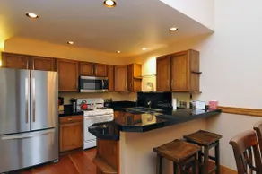 Relaxing and Refreshing Hailey Townhouse - Image 2