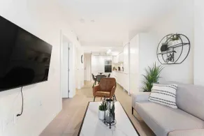 Stylish & Modern 2beds A/C & Parking - Image 5