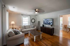 Comfy vintage cottage in beautiful small town--7mins from everything. - Image 5
