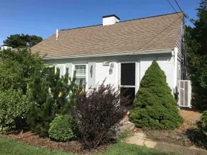 ”Sadie by the Bay” cute cottage- short walk to bay - Image 2