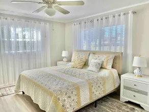 Lovely 2 bedroom, 2 bath condo near water - Image 2
