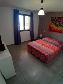 Quiet 3 bedroom with parking and air conditioning - Image 3