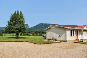 Holly Tree Retreat Located In Beautiful Luray, VA. - Image 3