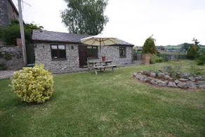 Willow Cottage is set in a beautiful Devon valley - Image 2
