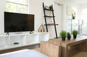 Modern Parisian Flat - Image 5