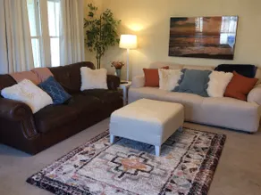 Bright and Spacious Duplex Near Downtown - Image 3