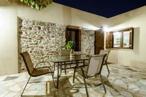 Nikolas House - Image 4