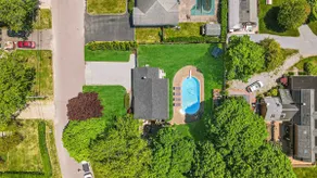 Hamptons Family Getaway. Pool, Mins to Beach - Image 2