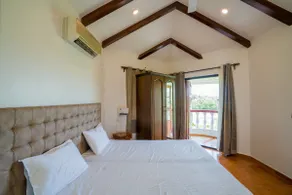 Modern & comfy 2BHK apartment by the beach - Image 5