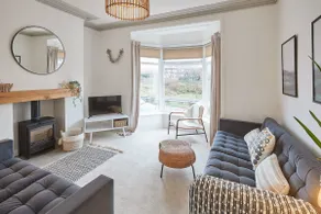 Host & Stay - Retreat By The Sea - Image 2