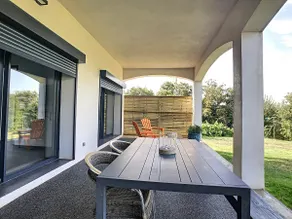 Modern apartment with pool - Image 5