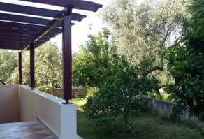 Romantic garden retreat, next to the beach. - Image 2