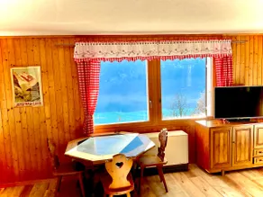 Studio with lake and mountain views - Image 5