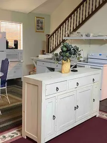 Spacious 2100sqft. 5 minute drive to Lake - Image 5