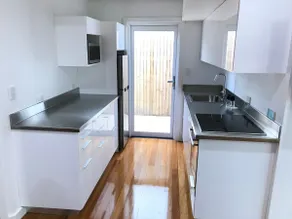 B&Ts Greenslopes Tranquil Retreat - Image 2