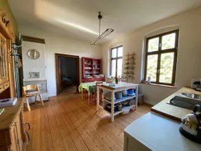 Spacious manor apartment near the Saale and Elbe rivers - Image 3
