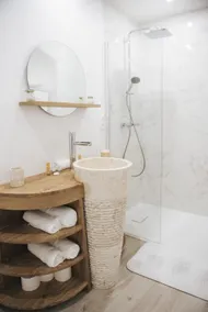 2-room apartment with jacuzzi - Image 5