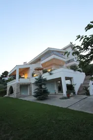Aerides Luxury Villa - Image 5