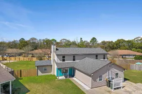 Uptown Pensacola~ Sleeps 11~ BBQ~Fully Fenced Yard - Image 2